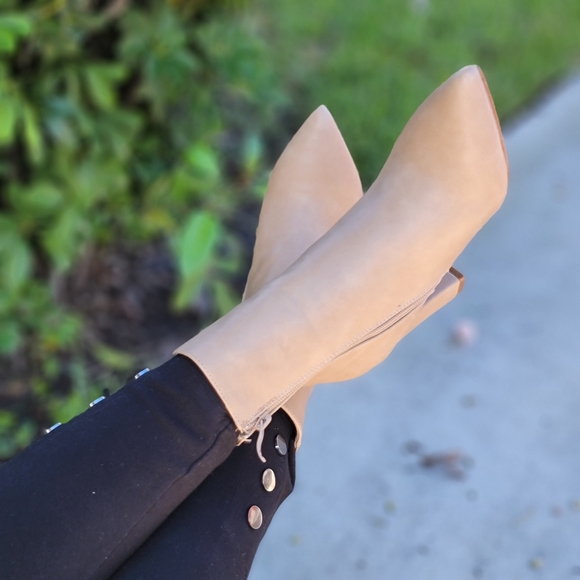 Women's Nude High Chunky Heeled Boots Zip Up Pointy Toe Ankle - Picture 3 of 8